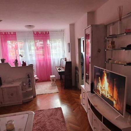 Ferienwohnung Daisy Pula Exterior foto