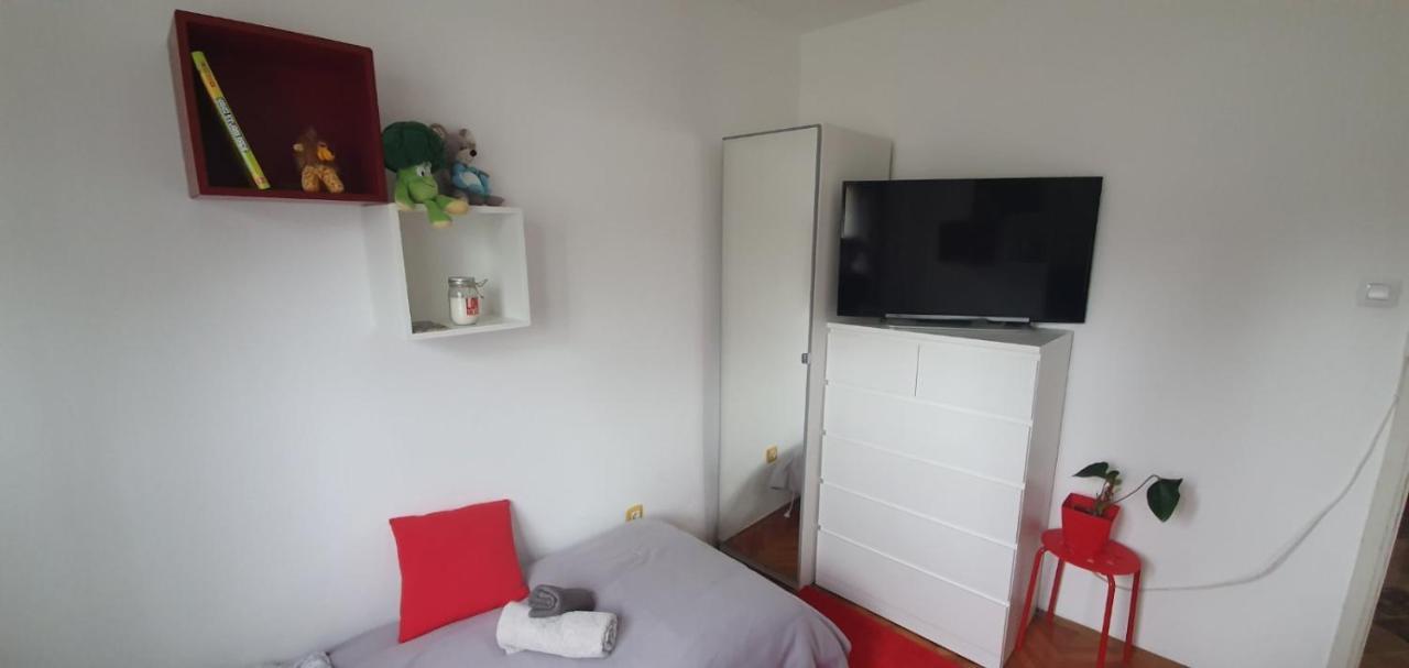 Ferienwohnung Daisy Pula Exterior foto