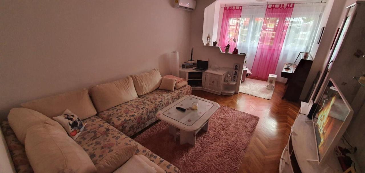 Ferienwohnung Daisy Pula Exterior foto