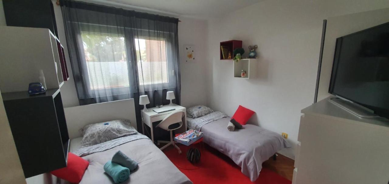 Ferienwohnung Daisy Pula Exterior foto